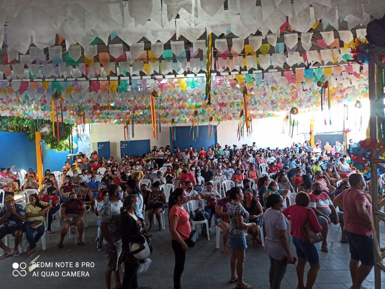 AÇAILÂNDIA pode chegar a 5.000 pessoas vacinas so hoje  graças  a articulação do prefeito Aluisio Sousa .