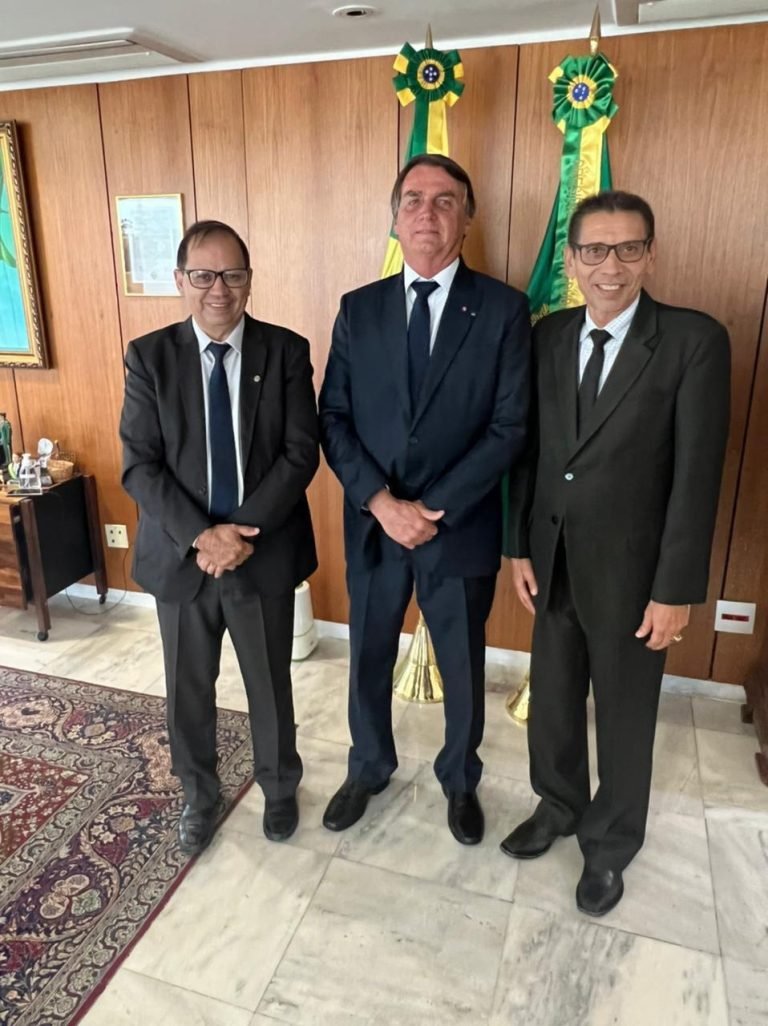 Deputado pastor Cavalcante se reúne com presidente Bolsonaro em Brasília .
